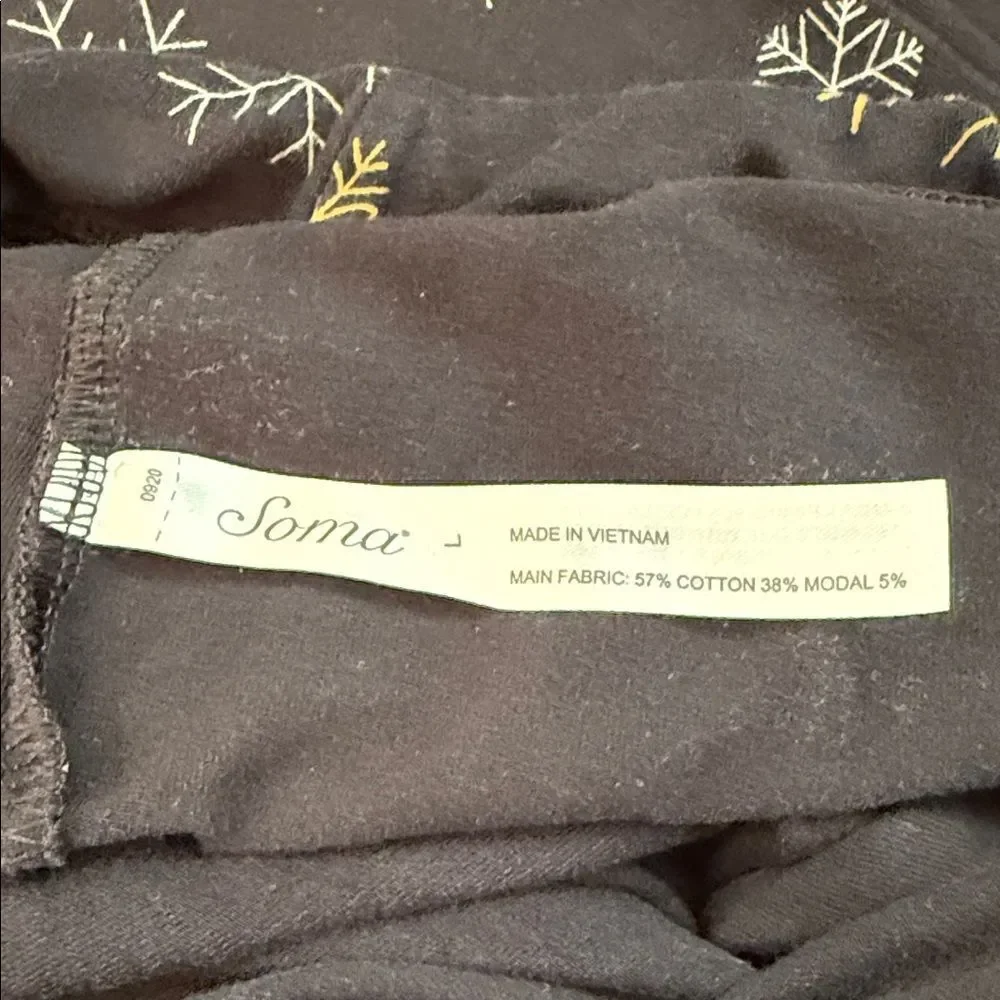 Soma Women’s 2 piece Pajamas Black, Gold and White Snowflake, Top XL / Pants L